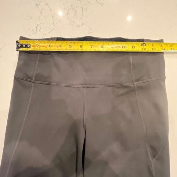 Under Armour Womens Straight Leg Yoga Pants Workout Leggings Gray Sz 6 - Picture 7 of 9